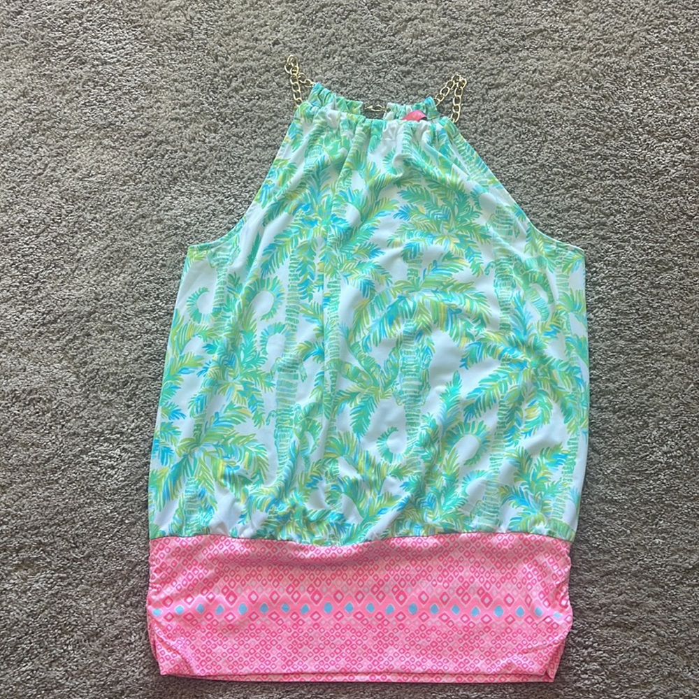 Lilly Pulitzer spandex shirt with ruching on bottom and gold chain detail